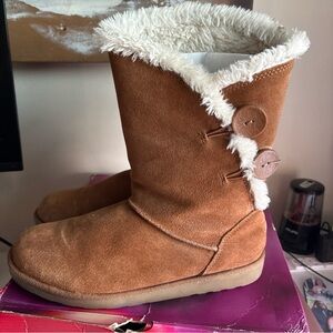 SO Tan Suede Winter Boots with Faux Fur